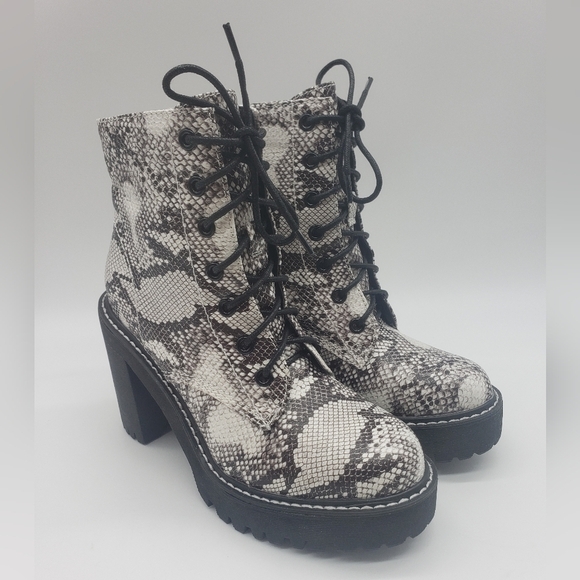 760- Madden Girl Ankle Boots Size 6.5 NWT - Picture 1 of 12